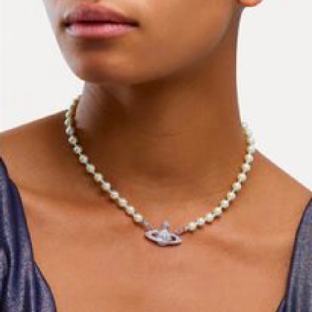 Vivienne Westwood Mini Bas Pearl necklace
